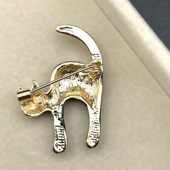 Yellow Gold with Black and White Polka Dot Enamel Scaredy Cat Pin Back Brooch - Picture 6 of 7